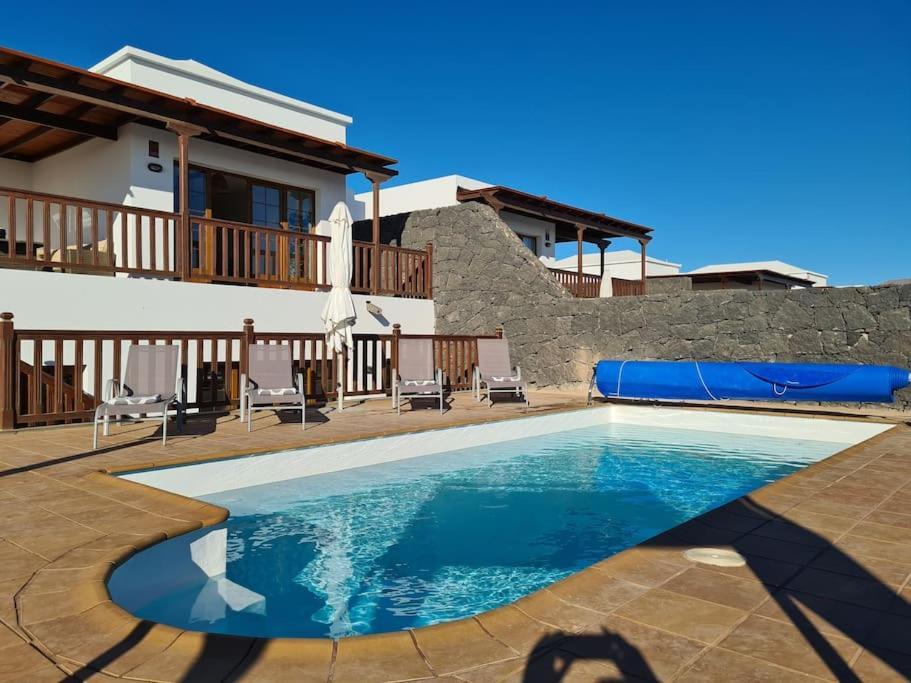 Luxury 4-Bedroom Villa With Heated Pool + Sea View Playa Blanca  Exterior photo