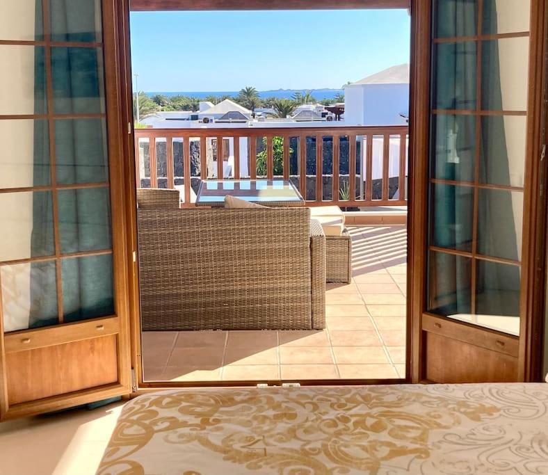 Luxury 4-Bedroom Villa With Heated Pool + Sea View Playa Blanca  Exterior photo