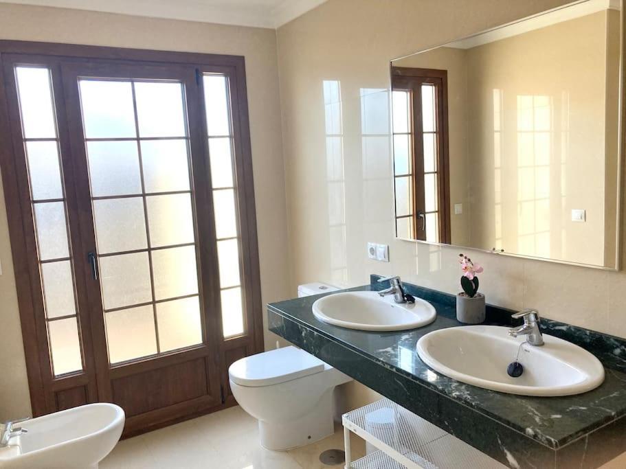 Luxury 4-Bedroom Villa With Heated Pool + Sea View Playa Blanca  Exterior photo